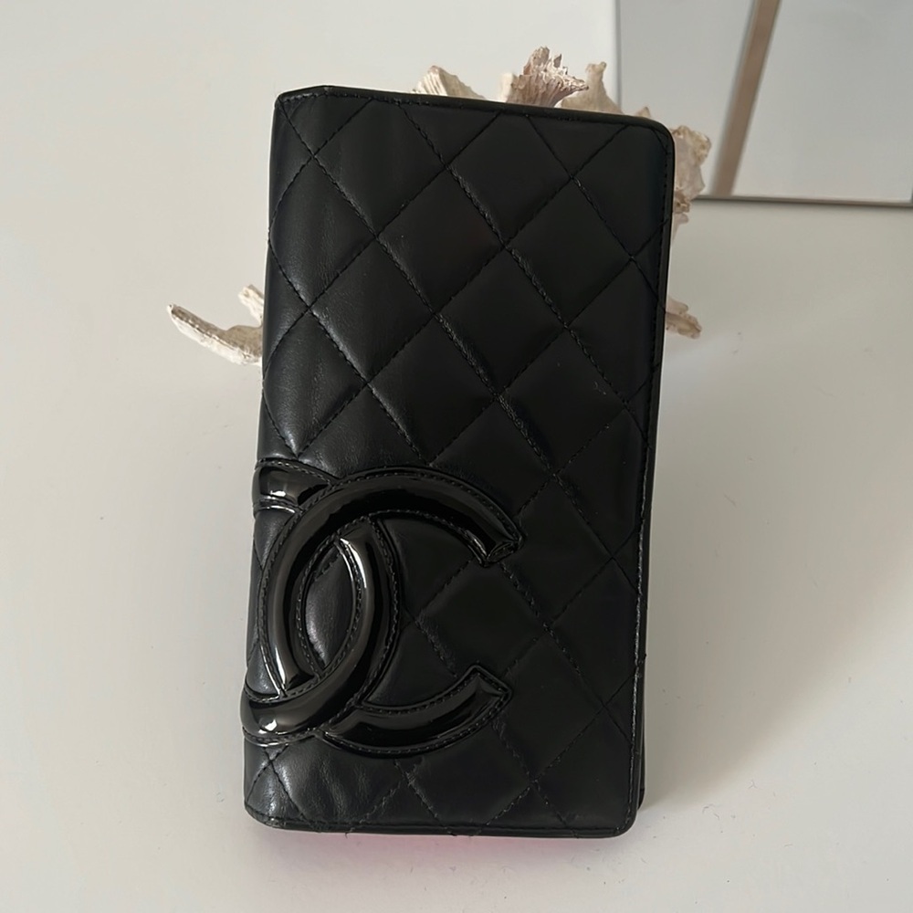 Chanel quilted Cambon black leather exterior and pink leather interior - Picture 2 of 7
